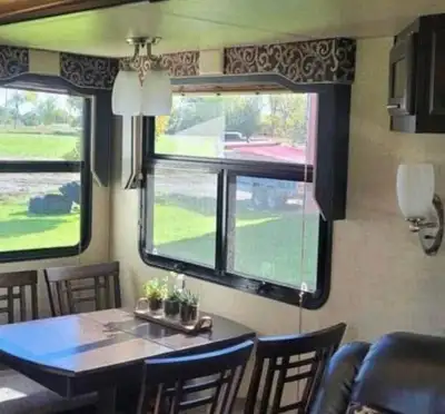Description This 2018 Durango Fifth Wheel Trailer is in MINT condition. No pets. No smoking. Very ro...