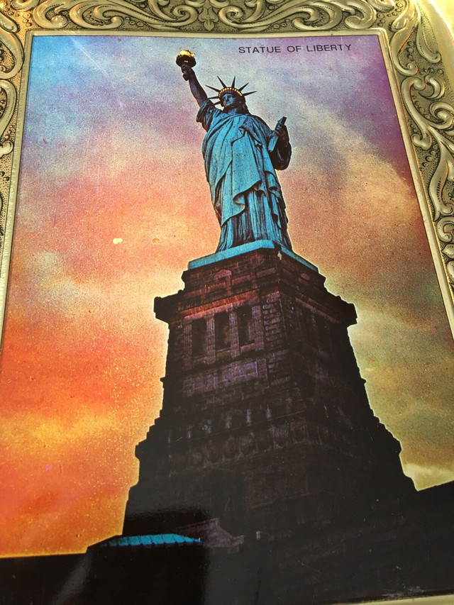 Statue of Liberty tin serving tray in Arts & Collectibles in Gatineau - Image 2