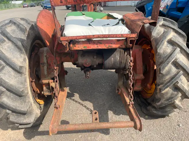 Vintage John Deere tractor in Other in Moncton - Image 6