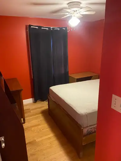 15 minutes to Greenwood. Room for one person. Looking for someone to share common areas. Kitchen lau...