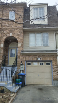 Beautiful Townhouse with 3 Bedrooms, and Basement with 1.5 bath