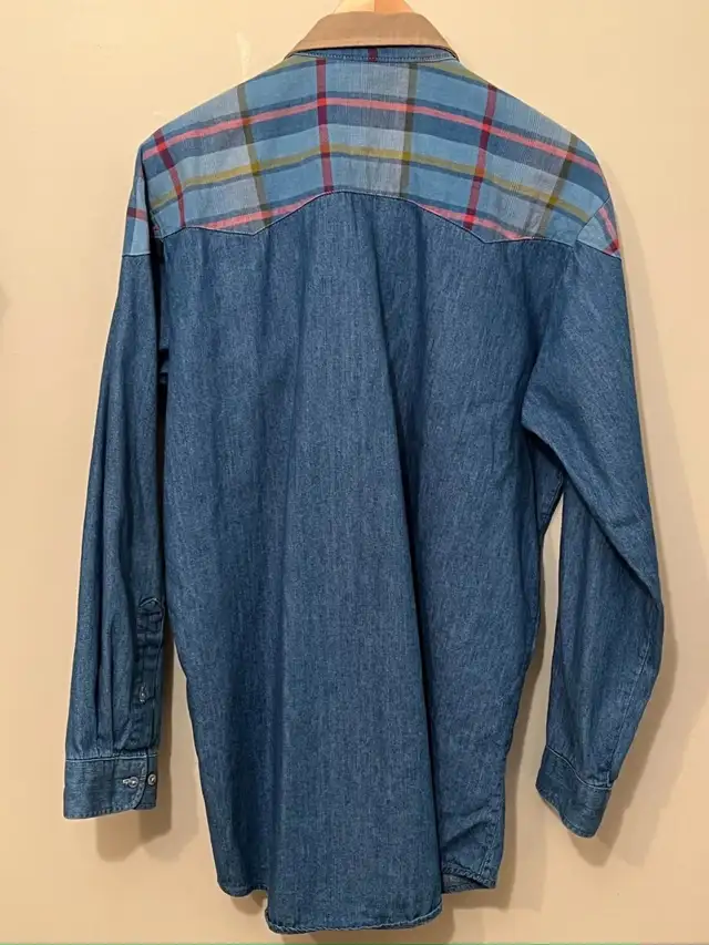 Vintage 1980s Mid-Western Garment Co. Men's Blue Denim LS Large in Men's in Calgary - Image 3