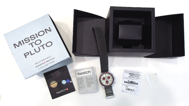 OMEGA MOONSWATCH MISSION TO PLUTO BRAND NEW WATCH NEVER WORN in Jewellery & Watches in City of Montréal - Image 3