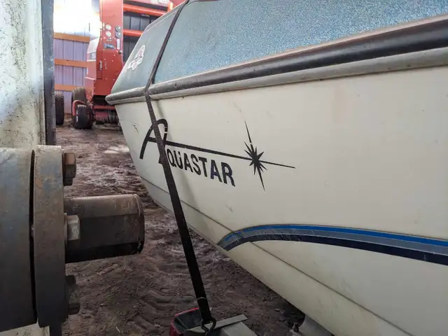 Selling boat  in Powerboats & Motorboats in Edmonton - Image 7