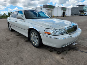 2004 Lincoln Town Car Ultimate L 