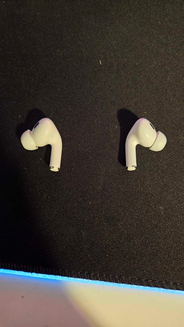 Airpods Pro 2nd Generation in Headphones in Mississauga / Peel Region - Image 2