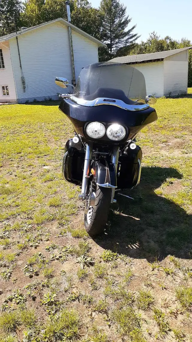 2011 Harley-Davidson FLTRU Road Glide 103 in Street, Cruisers & Choppers in Renfrew - Image 3