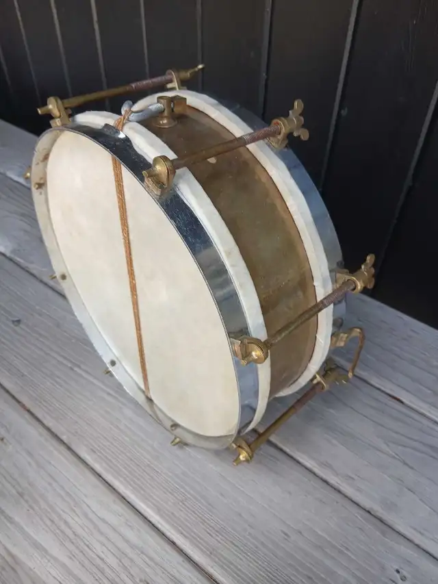 Vintage 8 lug 12" Brass Marching Snare Drum in Drums & Percussion in Oakville / Halton Region - Image 4