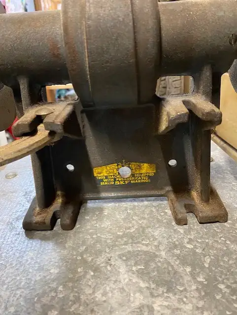 Meuleuse d'établi - BENCH GRINDER BELT DRIVEN in Power Tools in Saint-Jean-sur-Richelieu - Image 3