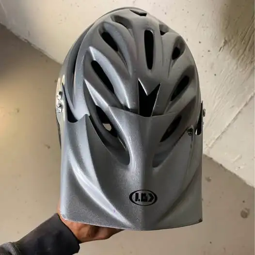 Cycling Helmet – Bike Helmet / Sports Equipment in Kids in Calgary - Image 8