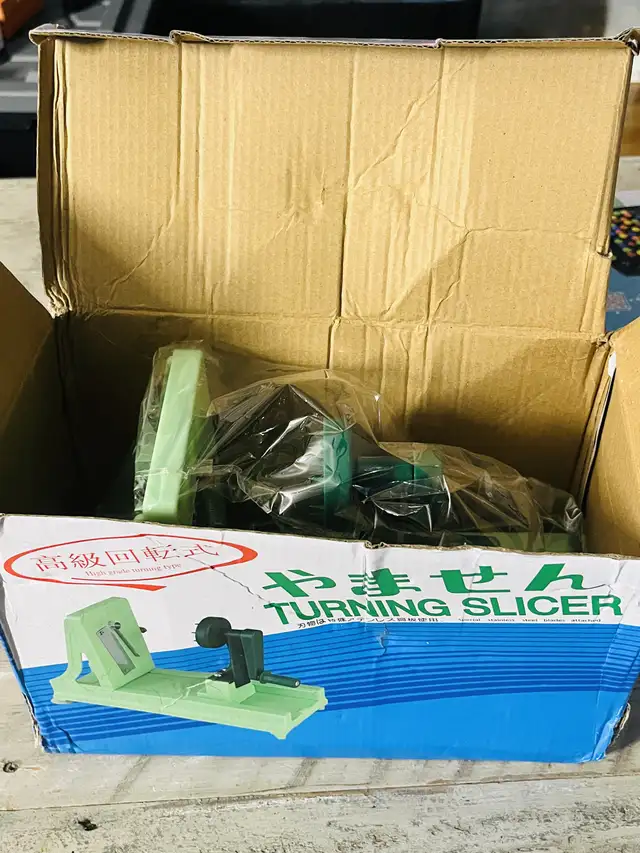  Turning Slicer! in Kitchen & Dining Wares in Mississauga / Peel Region - Image 6
