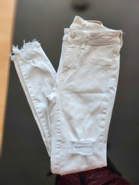 Brand new white stretch jeans 