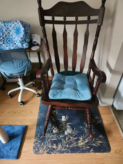Mint condition Rocking chair 59.99, View more