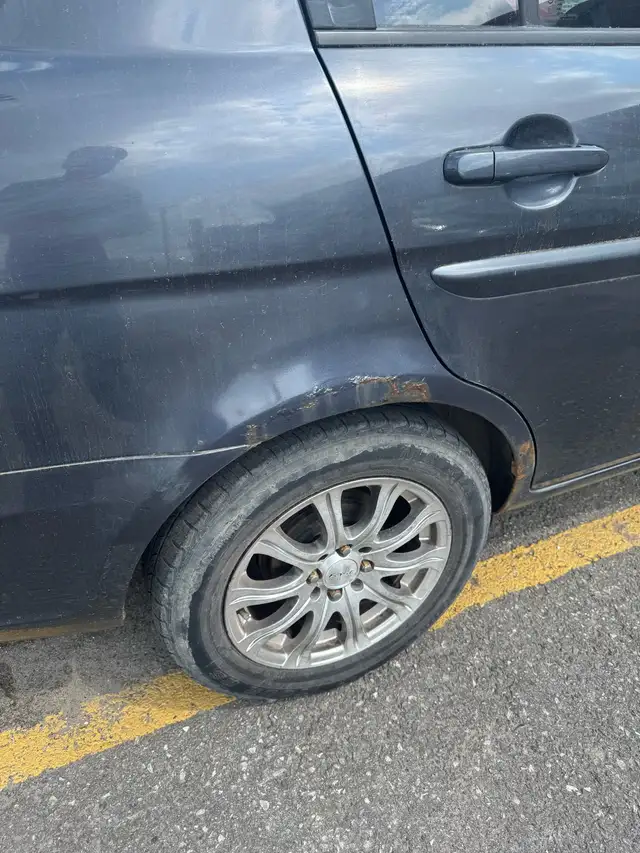 2008  Hyundai Accent in Cars & Trucks in Ottawa - Image 7
