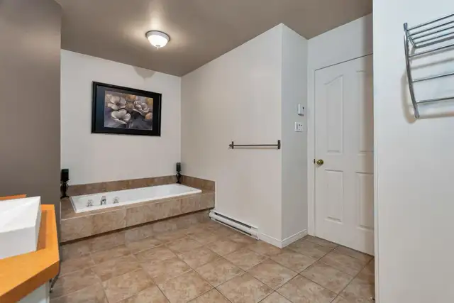 condo 4 1/2 à louer Saint-Hubert (Longueuil) in Long Term Rentals in Longueuil / South Shore - Image 8
