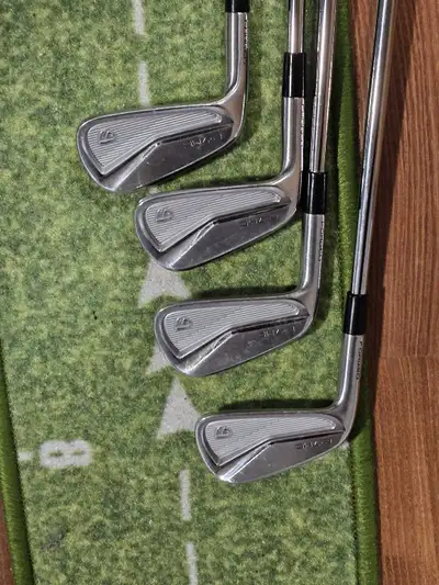 LH Taylormade P7MC 4-PW Stiff Irons, View more