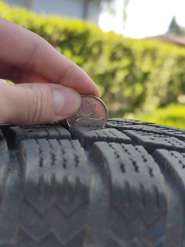 225/65R17 Winter Tires Set + Steel Rims (EXCELLENT THREAD) in Tires & Rims in City of Toronto - Image 2