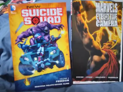 5 HERO GRAPHIC BOOKS   MARVEL AND DC, View more