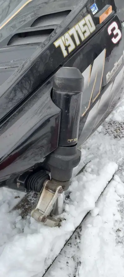 1 running driving stopping sled sled is in very good shape Has a 3 year old new OEM muffler in it......