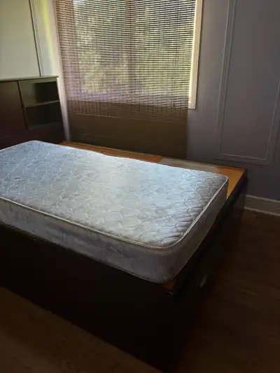 One room for rent upstairs