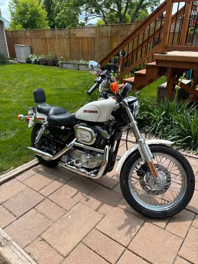 One owner bike purchased in the USA and imported into Canada with all necessary paperwork. Speedomet...