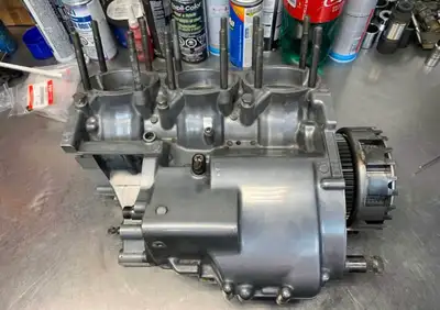 Lower bottom end , transmission gone thru new bearings, no crank but has retainer,