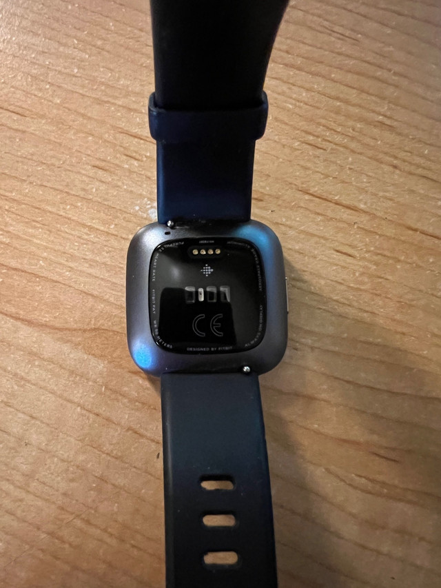 Fitbit Versa 2 in Jewellery & Watches in Leamington - Image 3