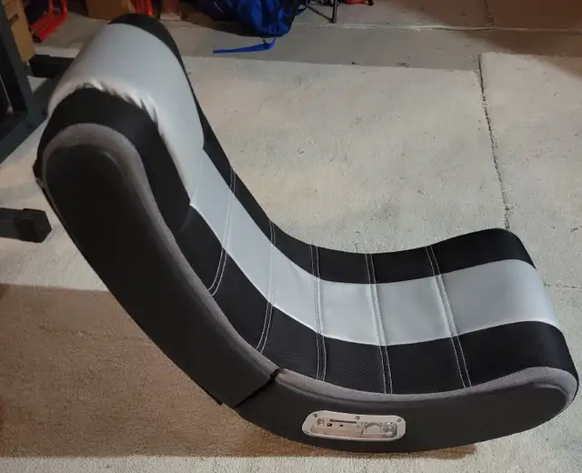 X Rocker Alpha 2.1 Rocker Foldable Gaming Chair in Toys & Games in Oakville / Halton Region - Image 4