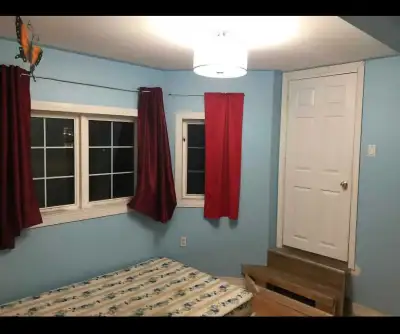 Sharing room available for girls only