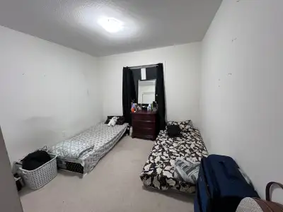Room available for a girls in sharing(2 girls) or in Private(1 girl ) for rent in a 4 bedroom townho...