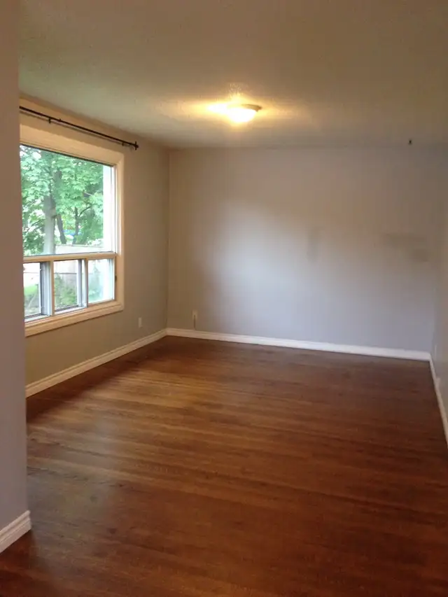 2 BDRMS OFFICE- MAIN LEVEL OF DETACHED HOUSE-PICKERING/WATERFRNT