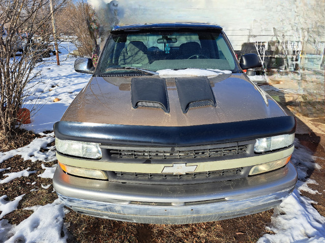 2000 CHEVROLET SILVERADO  1500 EXTENDED CAB in Cars & Trucks in Swift Current