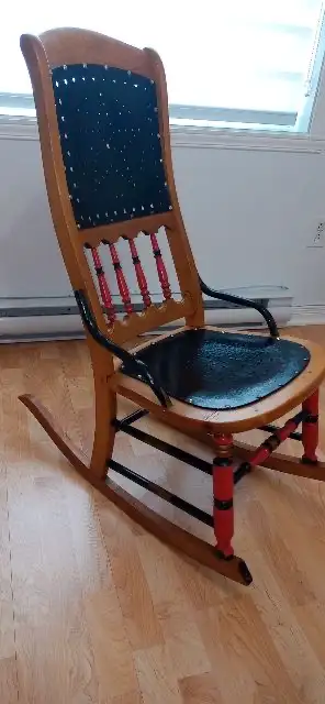 Chaise bercante de "grande qualité"   antique, View more
