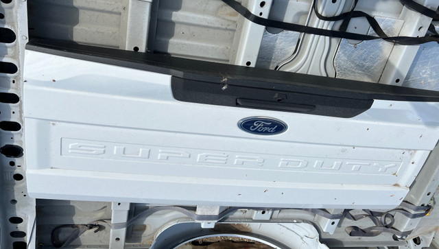 Ford Super duty Tailgate in Auto Body Parts in Strathcona County