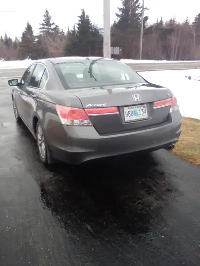 2011 HONDA ACCORD SE . 2.4 AUTOMATIC EXCELLENT CONDITION, HEATED POWER LEATHER SEATS, ,CRUISE, TILT,...