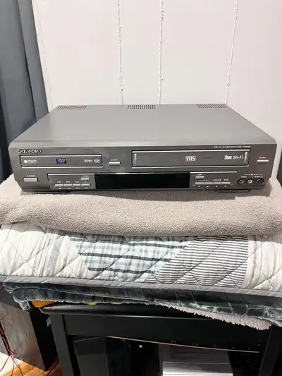 GoVideo DVR4200 DVD-VCR Combo Tested and Working No remote