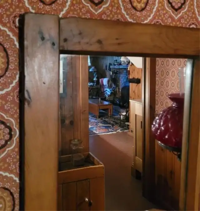 ANTIQUE PINE WALL MIRROR in Arts & Collectibles in Mississauga / Peel Region - Image 3