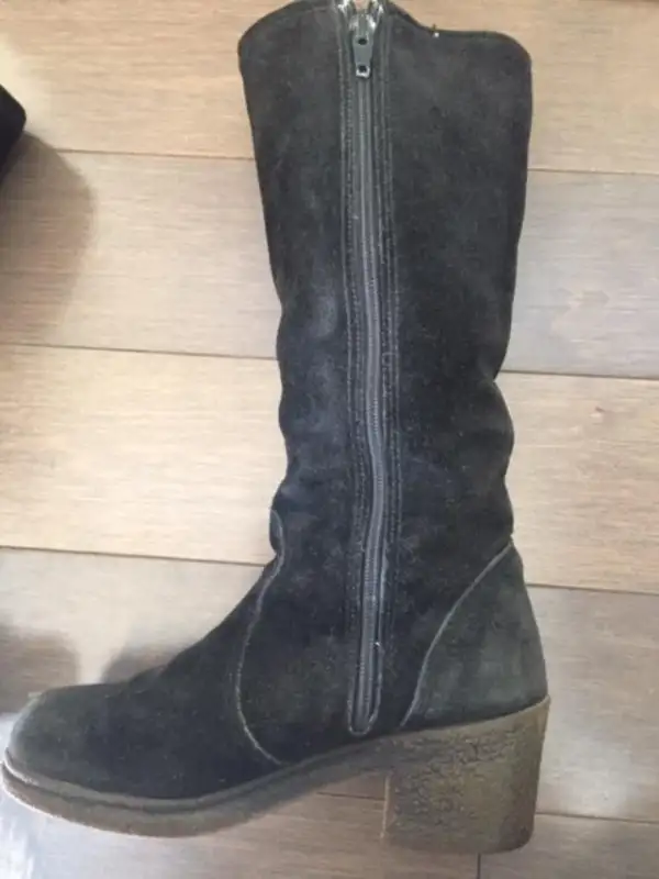 Woman Pajar Suede Leather Winter snow boots Waterproof Size 5.5 in Women's - Shoes in Markham / York Region - Image 5