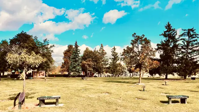 Serene Double Burial Plot487256824952934404