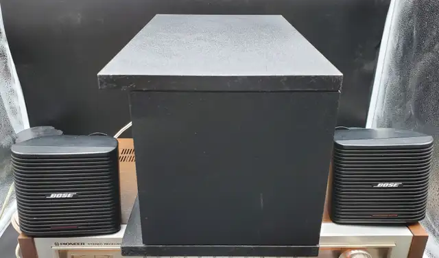 VINTAGE BOSE ACOUSTIMASS 3 SPEAKER SYSTEM WITH SUBWOOFER 1989 US in Speakers in Markham / York Region - Image 2