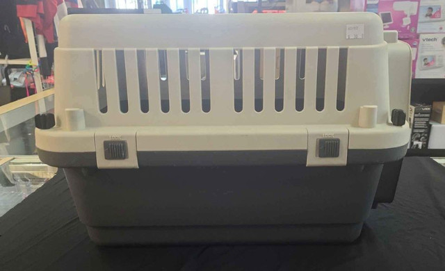 Small   Pet Carriers in Accessories in Ottawa - Image 2