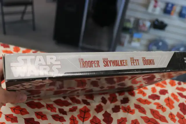 Star Wars 30th Anniversary Commemorative Tin 4-Figure Set(#6456) in Arts & Collectibles in City of Halifax - Image 5