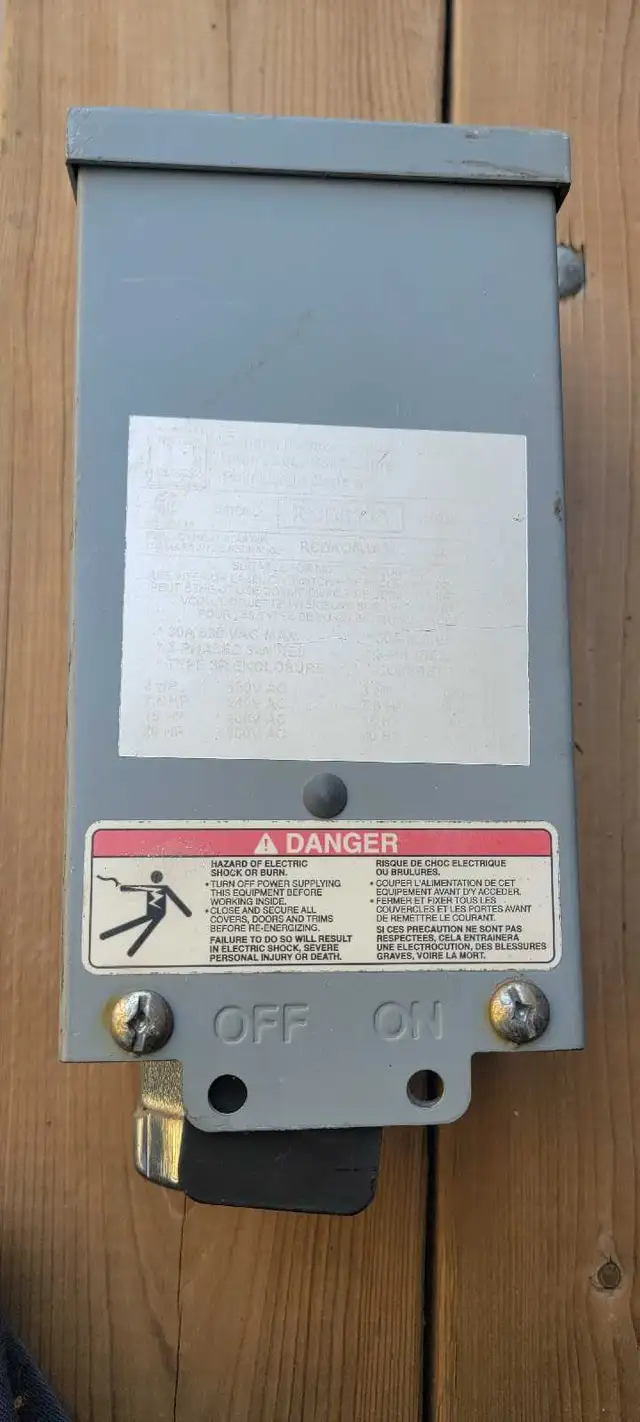 Fusetron Disconnect Switch in Electrical in St. Catharines - Image 3