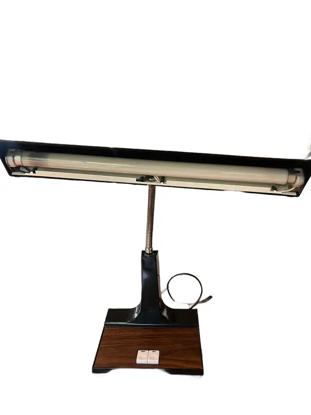Vintage Desk Lamp in Indoor Lighting & Fans in Mississauga / Peel Region - Image 4