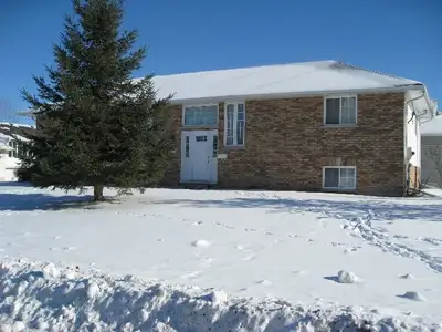 Bright, large&private bedrooms for TrentU Stu (ExclusivelyWomen)