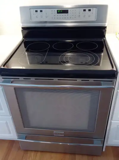 FRIGIDAIRE STAINLESS FLAT-TOP RANGE (model CPEF3081MFD), View more