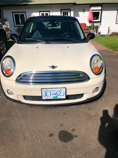 Great little car - like a sporty, small SUV! Well designed electric sunroof. Low profile wheels. Goo...