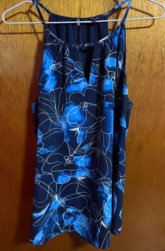 Ladies tops & dresses! $10 each in Women's - Tops & Outerwear in Mississauga / Peel Region - Image 4