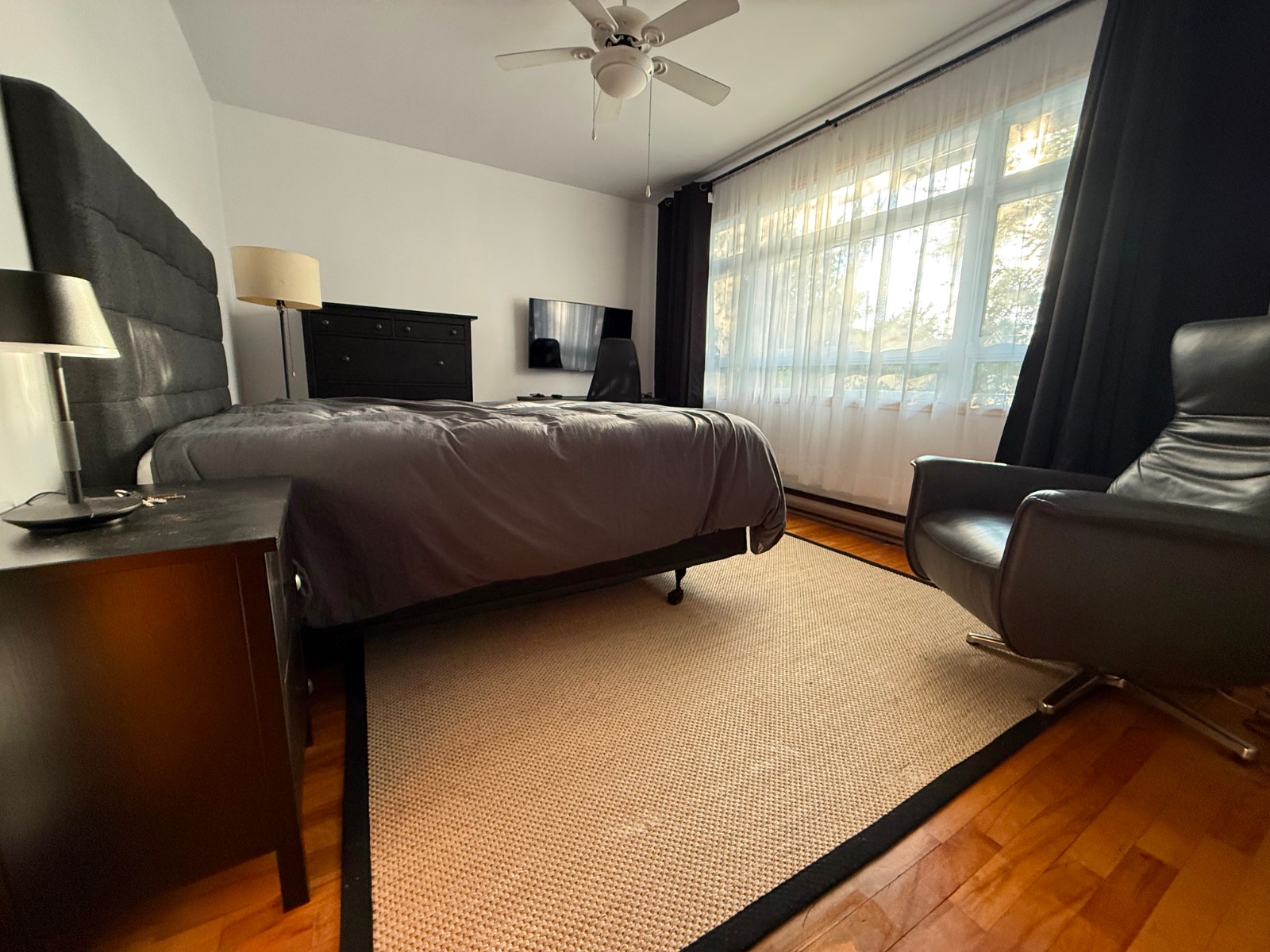 COLOC AHUNTSIC MONTREAL - GRANDE CHAMBRE À LOUER — photo 1