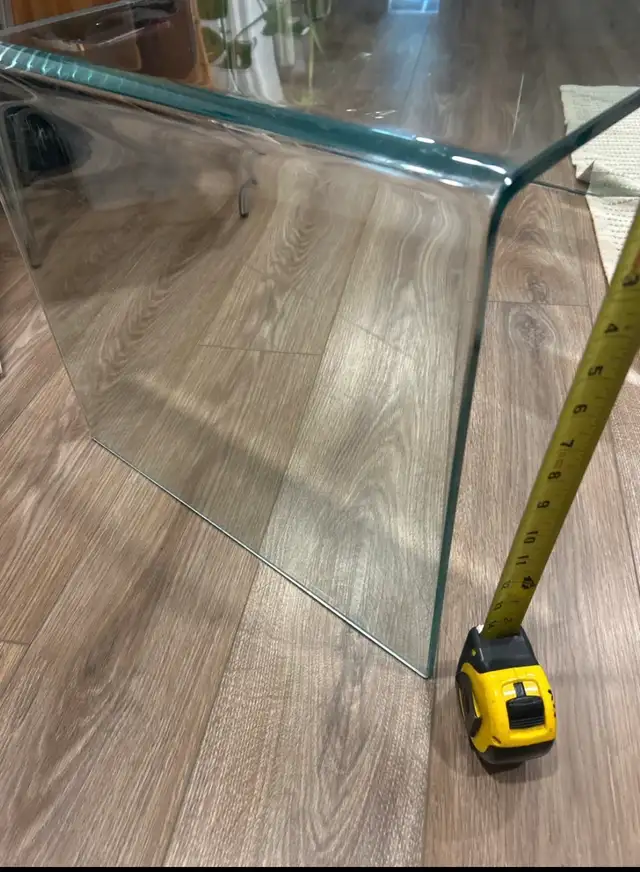 Waterfall Glass Coffee Table in Coffee Tables in City of Toronto - Image 5